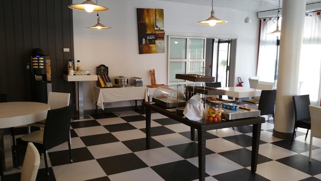 Hotel Du Lion D'Or Marmande Esterno foto