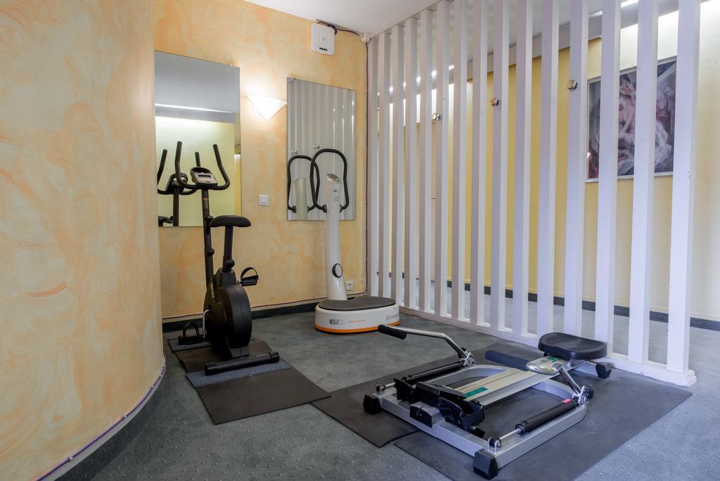 Hotel Du Lion D'Or Marmande Esterno foto